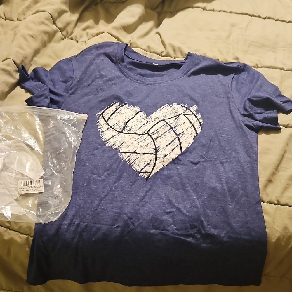 Volleyball Heart T-shirt Brand New